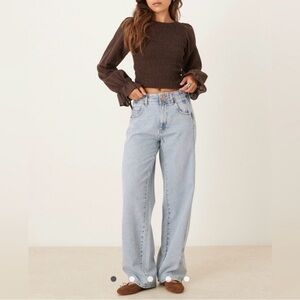 Free People We the free-light wash high rise straight leg relaxed jean size 26